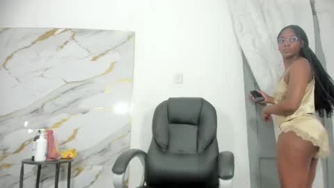 Luna  online show from June 2, 11:51 pm