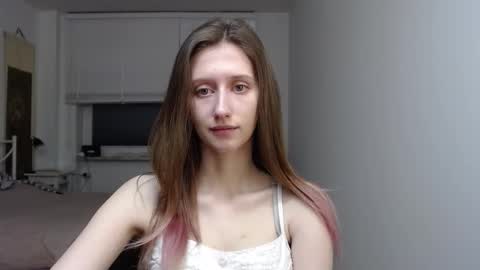 L U N A  online show from January 14, 6:43 am