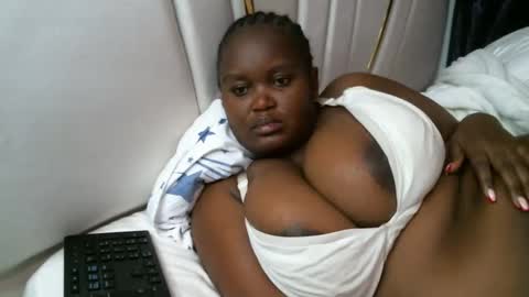 lunabloom01 online show from September 15, 12:45 am