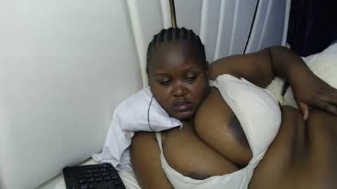 lunabloom01 online show from October 1, 3:44 pm