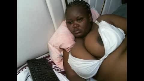 lunabloom01 online show from December 15, 1:12 am