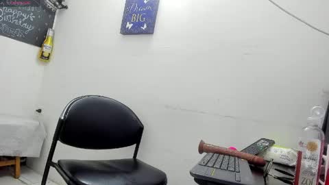 lunabrillante1972 online show from May 15, 9:50 am