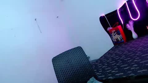 lunafoxx_ online show from March 12, 3:10 am