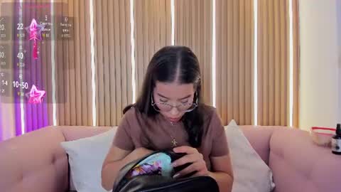 lunamillers_ online show from July 9, 4:38 am