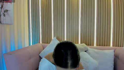 lunamillers_ online show from June 4, 4:18 am
