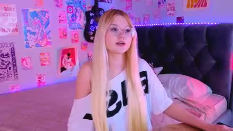lunariafox online show from July 14, 3:06 pm