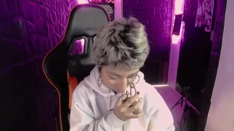 lunarichy online show from February 23, 7:27 pm