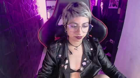 lunarichy online show from February 24, 8:34 pm