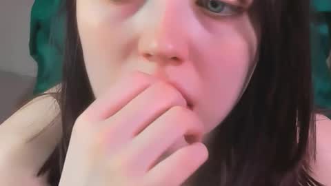 Lily online show from March 13, 7:00 am