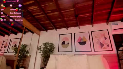 Luna Ruso  online show from March 6, 7:57 pm