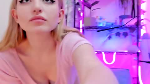 Kate online show from February 6, 6:18 am