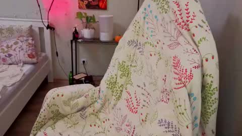 Kate online show from November 19, 1:21 pm