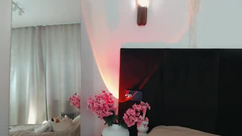 LunaticaBae online show from May 23, 3:57 am