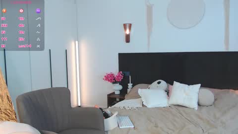 LunaticaBae online show from March 14, 4:27 am