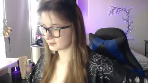 LunaXcherry online show from May 10, 11:16 am