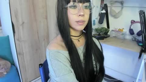 lunivyra online show from July 31, 4:30 pm