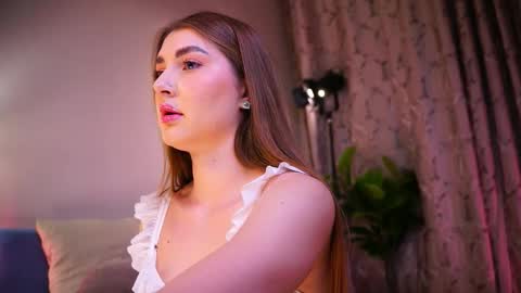 Eva online show from November 30, 8:38 pm