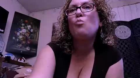 .Clarissa. Follow me on Instagram   miss buns  online show from May 28, 7:06 am