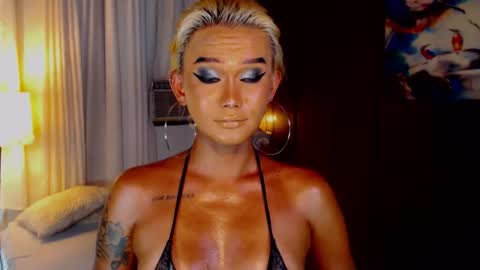 AdriannaFowks online show from June 18, 9:14 am