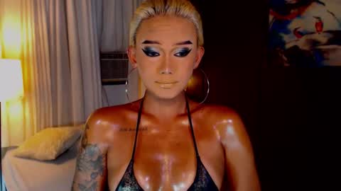 AdriannaFowks online show from June 14, 3:19 am
