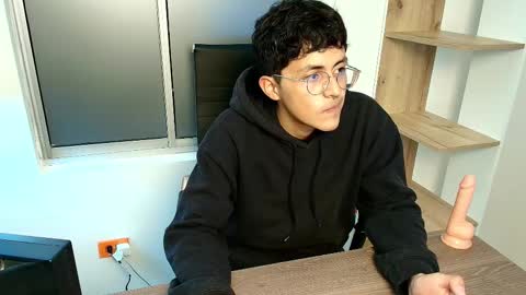 Snapshot of lustyguy18 chatting on October 21, 8:23 pm Ander online show from October 21, 8:23 pm