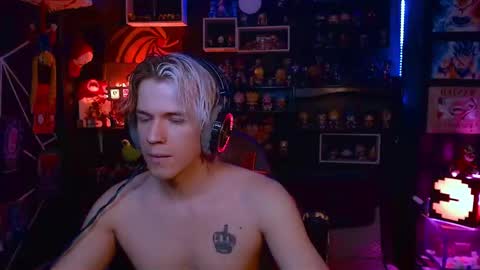 Snapshot of lustymatt chatting on October 18, 6:50 am lustymatt online show from October 18, 6:50 am