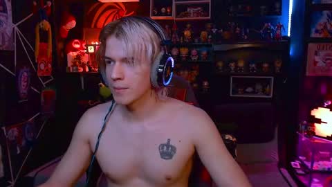 Snapshot of lustymatt chatting on October 22, 8:28 am lustymatt online show from October 22, 8:28 am