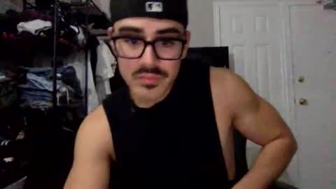 luvrboy77 online show from June 10, 6:23 am