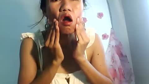 Bee Bee online show from November 9, 2:26 am