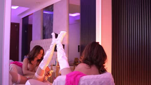 luxennoir online show from April 18, 6:26 am