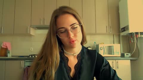 Katie online show from September 21, 7:45 am