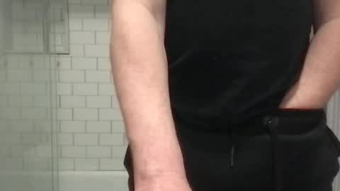 lvguynextdoor440656 online show from April 12, 3:43 am