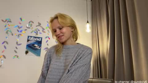 lxsundolyxl_ online show from October 18, 4:22 pm