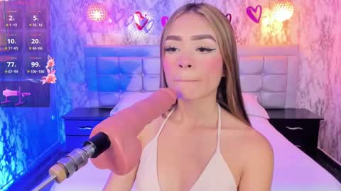 Snapshot of lyen_rae chatting on February 13, 8:03 pm Lyen Rae  online show from February 13, 8:03 pm