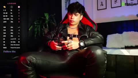 Lyle Bennett Freelance Model online show from February 3, 11:03 am