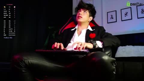 Lyle Bennett Freelance Model online show from February 14, 1:36 pm