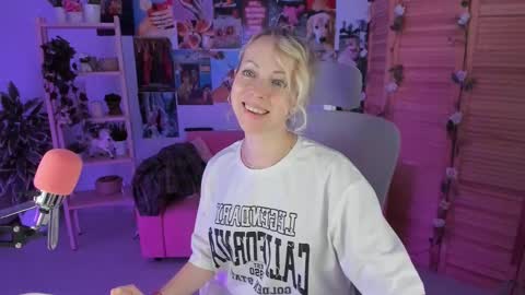 Lylith Skye NO NUDE model online show from February 23, 7:49 pm