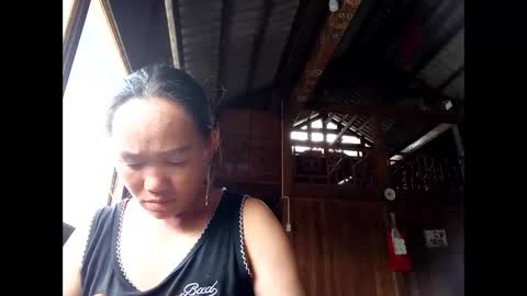 lyn_eva online show from April 29, 6:18 am