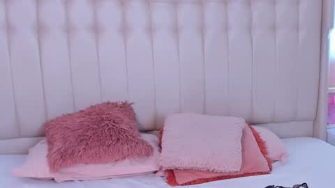 Lyn online show from September 29, 11:20 am