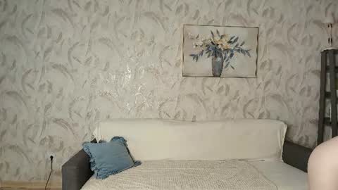 LynaFrost online show from June 30, 10:25 am