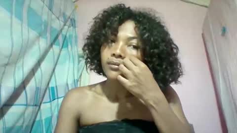 lyndah19 online show from December 21, 2:12 pm