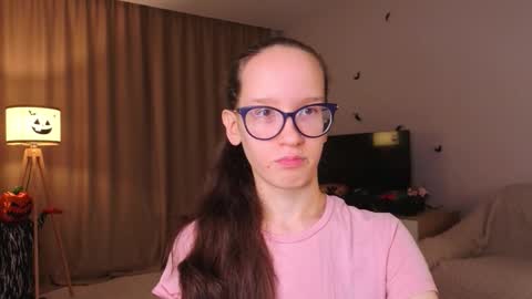 Sara online show from November 9, 4:21 pm