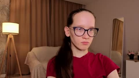 Sara online show from April 18, 7:07 pm