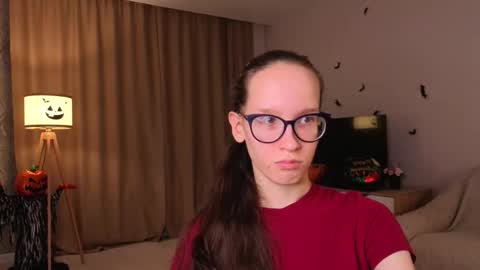 Sara online show from November 4, 4:08 pm