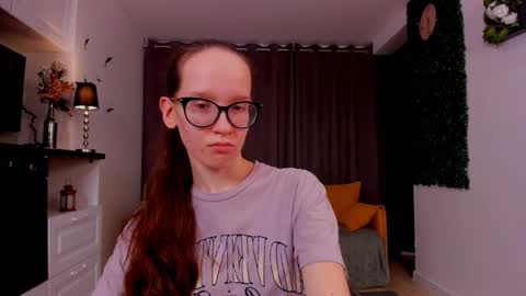 Sara online show from March 4, 10:27 pm