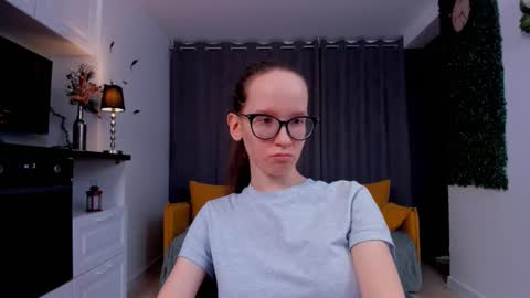 Sara online show from March 4, 1:34 am