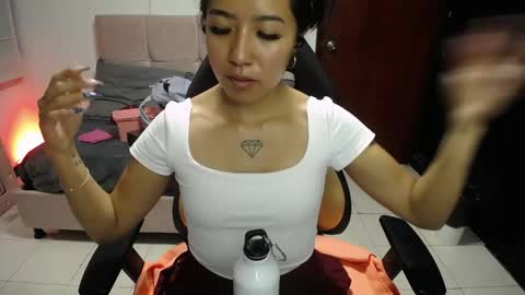 lynn_turner_ online show from June 7, 3:28 pm