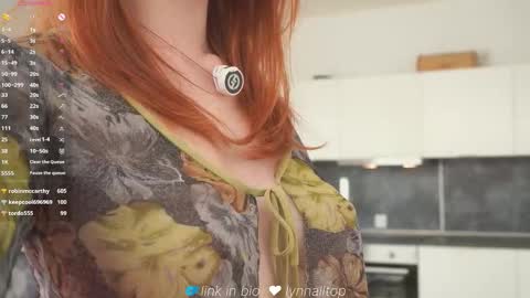 Snapshot of lynnalltop chatting on October 22, 4:59 am Natasha online show from October 22, 4:59 am