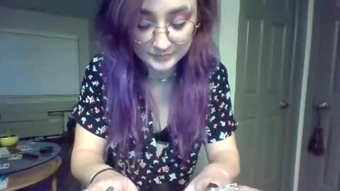 Lynn  online show from February 25, 11:30 pm