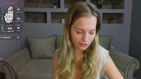 Lynn online show from November 16, 3:25 pm